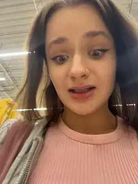 KittyQueeny live sex cam