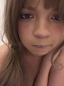 AwkwardJasminee live sex cam