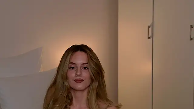 RozzitaBedberry live sex cam