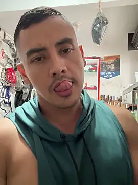 Paul22cm- live sex cam