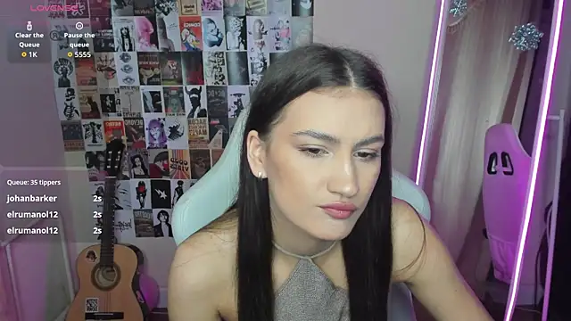 AdeleLuu live sex cam