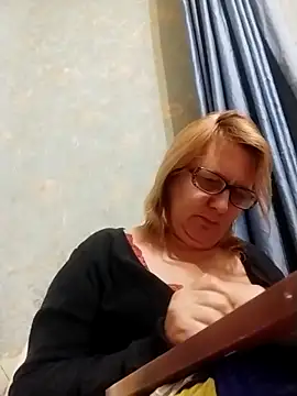 Forest-Lady's cam snapshot