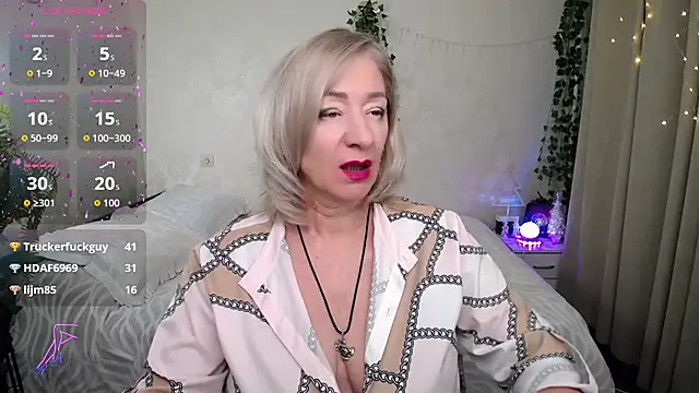 hunters_woman's cam snapshot