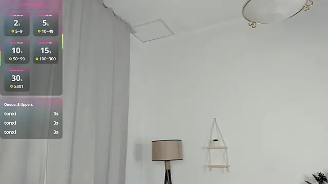 LaureMestler live sex cam