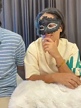 vickyandtania's cam snapshot