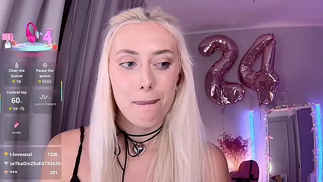 LoryWood's cam snapshot