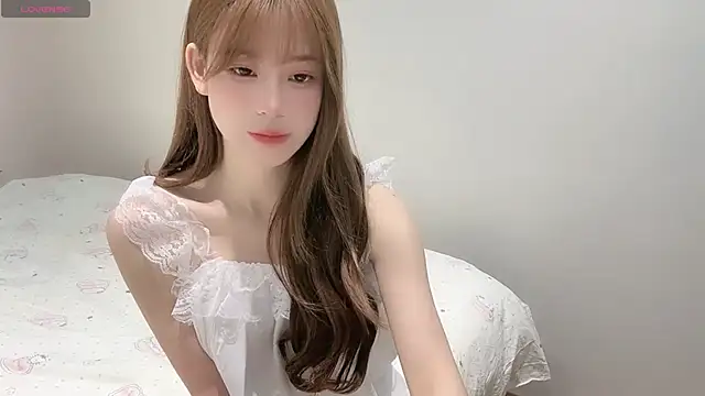 Yuuuuuly live sex cam