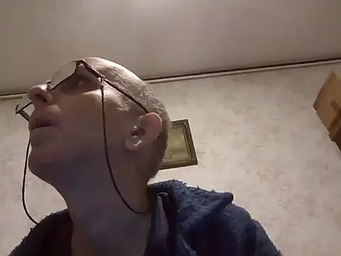 mariusica1@xh live sex cam