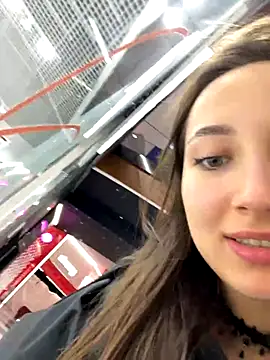 ICrazyOneIRL live sex cam