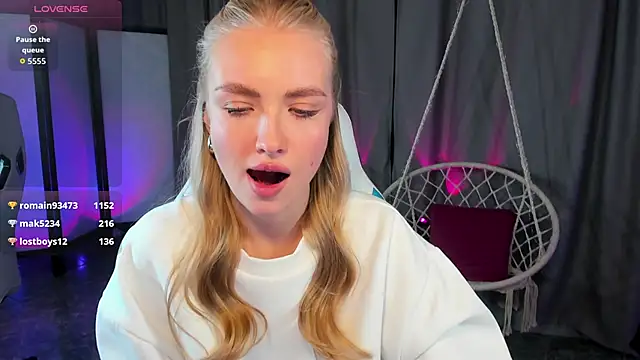 TessaGrays's cam snapshot