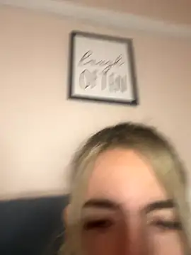 BarbieBlondieGirl's cam snapshot