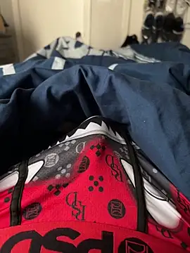 Bigdickandballs85521's cam snapshot