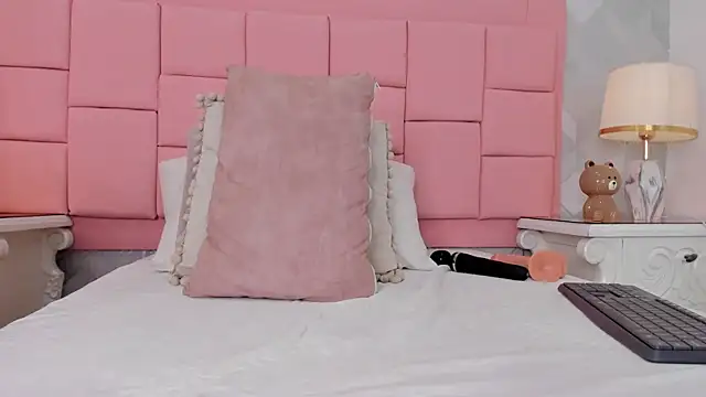 amara_rousse's cam snapshot