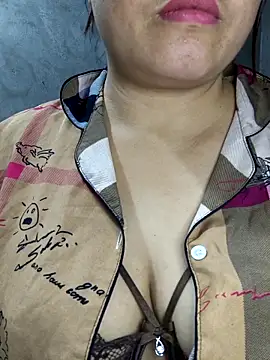 Sunna104 live sex cam