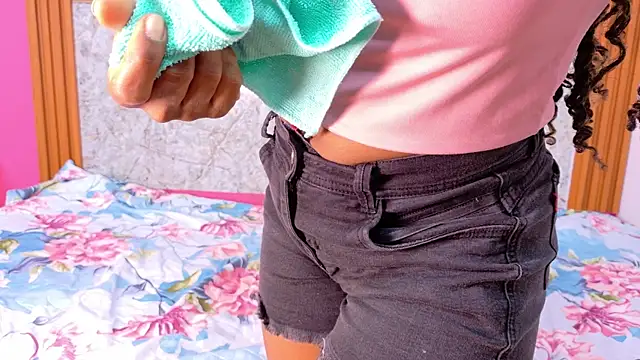 CheatingNeighborr's cam snapshot