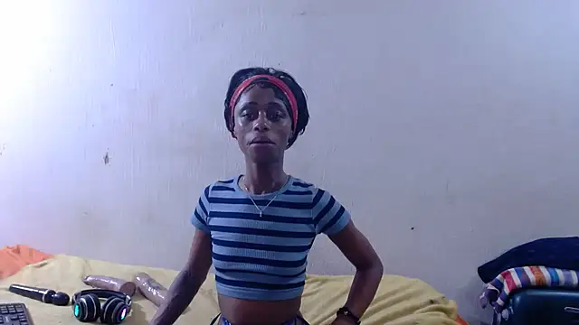 Nikistickyxx25's cam snapshot