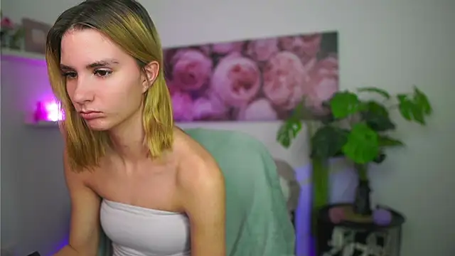 _Bella_Young's cam snapshot