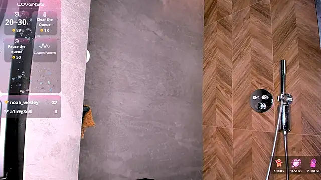 BondGirll's cam snapshot