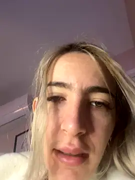 BarbieBlondieGirl's cam snapshot