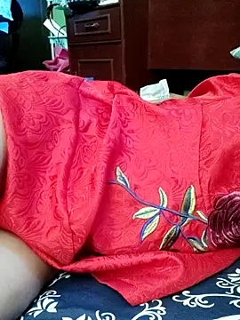 QueenSoreal live sex cam