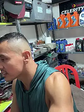 Paul22cm- live sex cam