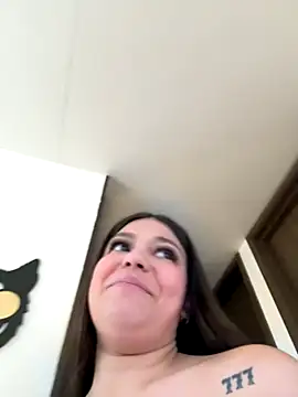 Alyshanon18 live sex cam