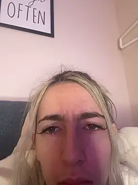 BarbieBlondieGirl live sex cam