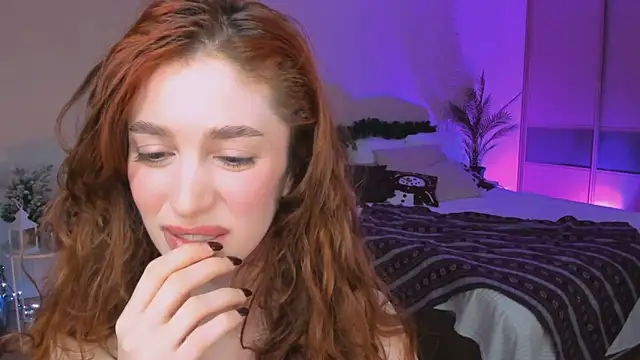 ChristinaConteeree's cam snapshot