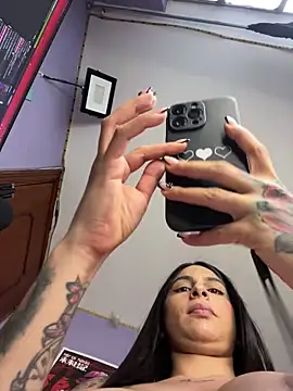 charlotte_stevenss_'s cam snapshot