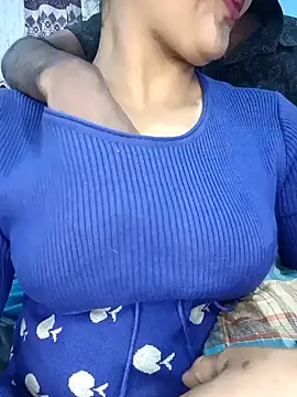 RomanticCouple432's cam snapshot