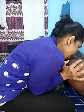 RomanticCouple432's cam snapshot