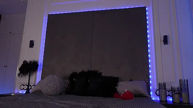 mila_blvck's cam snapshot