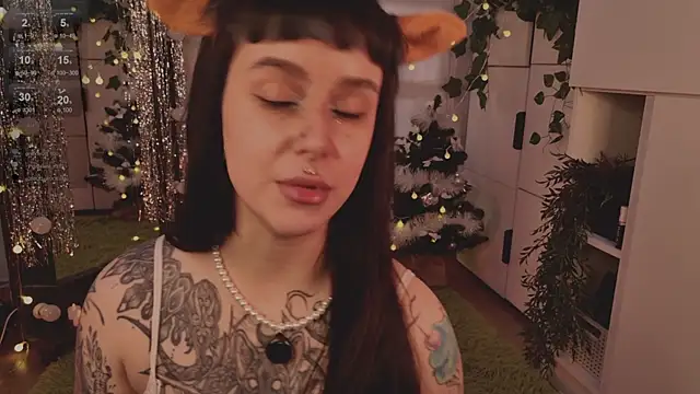 MichaellaMoon's cam snapshot