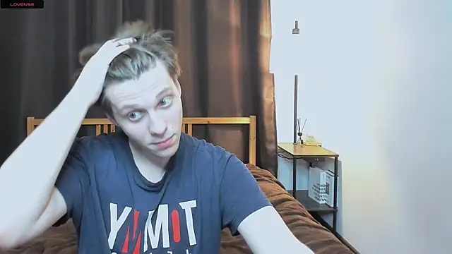 Blossomandbee's cam snapshot