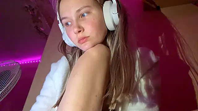 KarinRobertson's cam snapshot