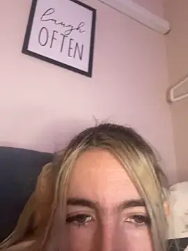 BarbieBlondieGirl live sex cam