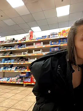 ICrazyOneIRL live sex cam