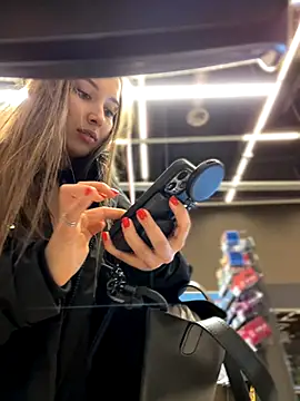 ICrazyOneIRL's cam snapshot