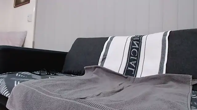 lilchristian@xh live sex cam