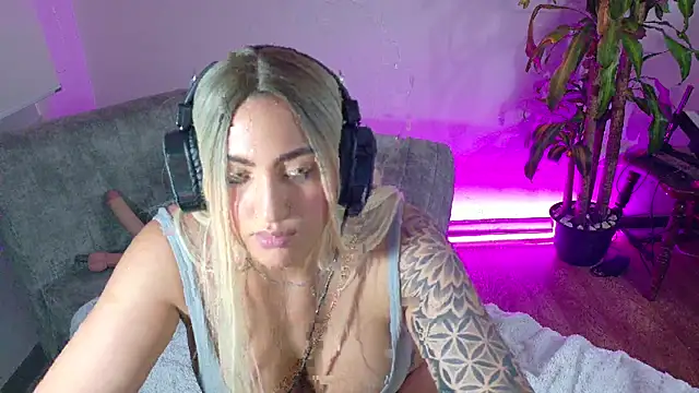 a_belladanger's cam snapshot