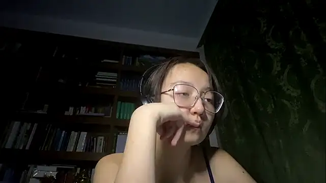 LinaClous live sex cam