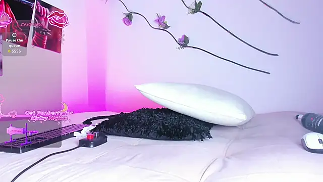 ZoeBruneet's cam snapshot