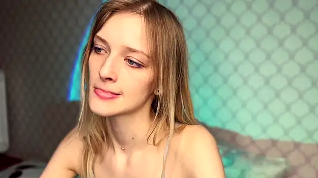 Evvie_Summn1's cam snapshot