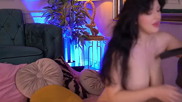 AlenaCapricious live sex cam