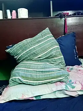 QueenSoreal live sex cam