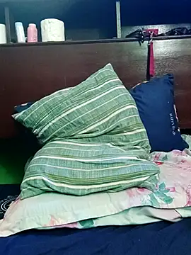 QueenSoreal live sex cam