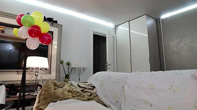 ILoveToFeelU live sex cam