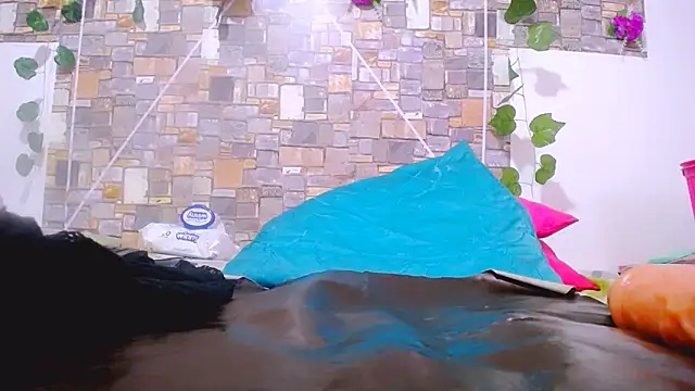 MaidenGame live sex cam