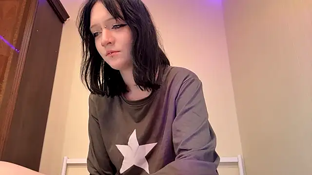 Shine_Luna's cam snapshot