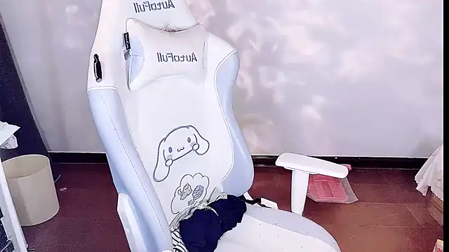 -huahua-'s cam snapshot